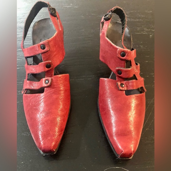 Chic Red  Leather Strappy Heels NWOT - Picture 2 of 6